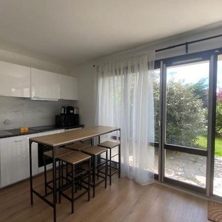 Beautiful Flat For 4 Very Closed To The Beach Cabourg Exterior photo