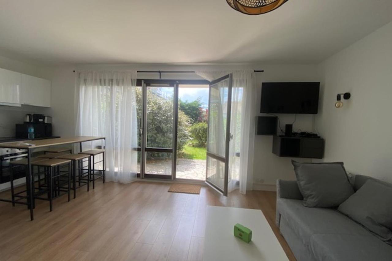 Beautiful Flat For 4 Very Closed To The Beach Cabourg Exterior photo